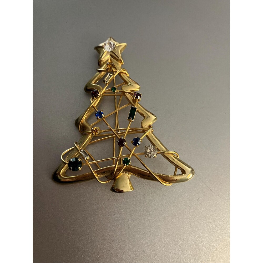 Signed JJ Jonette Christmas Tree Brooch: Gold Tone Multicolor Rhinestone Holiday
